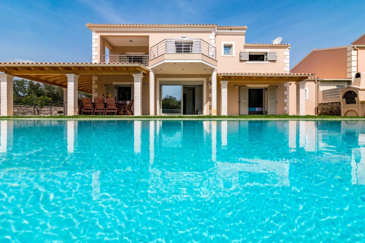 Villa Johnnie Pouládes Esterno foto