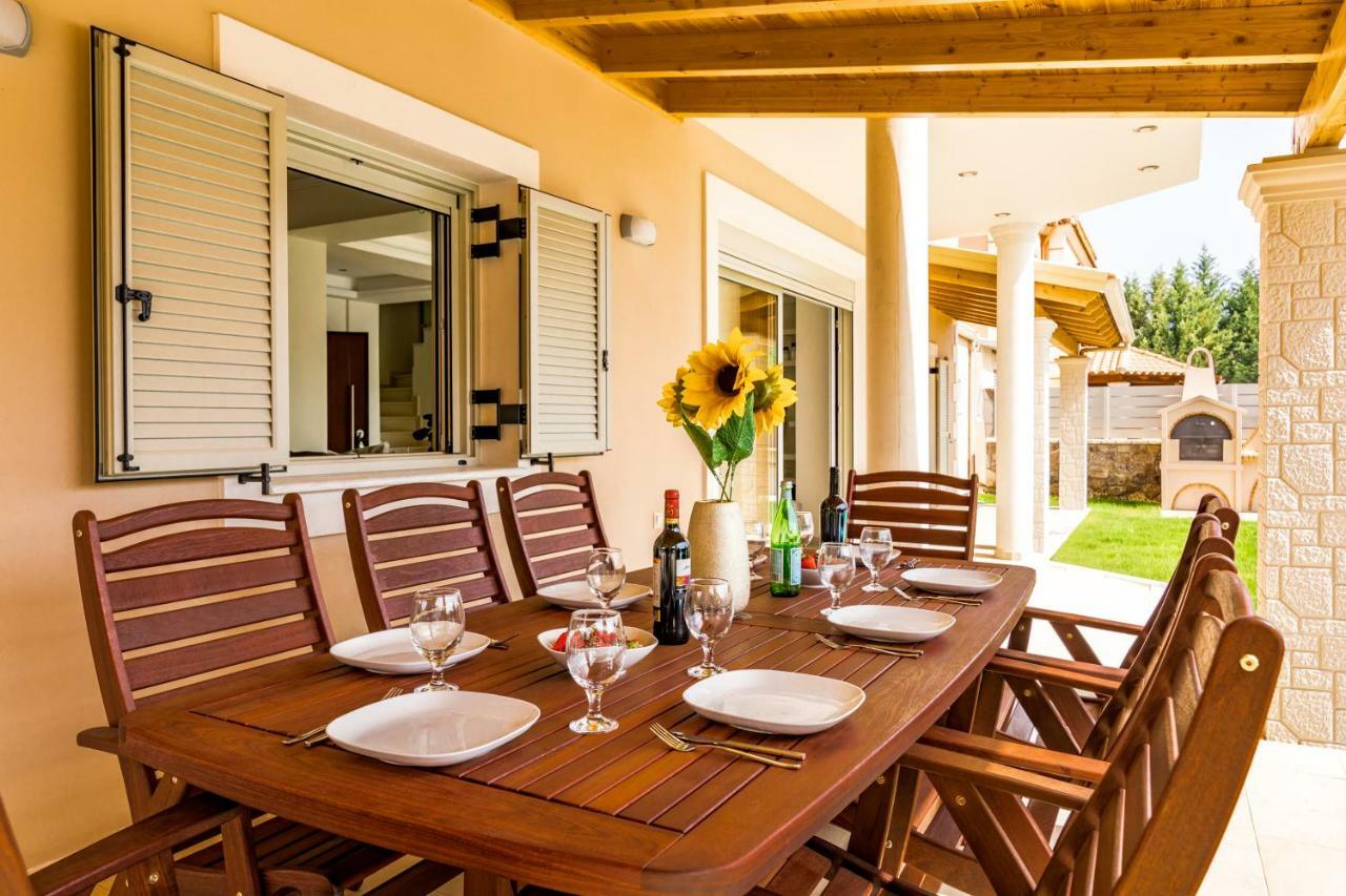 Villa Johnnie Pouládes Esterno foto
